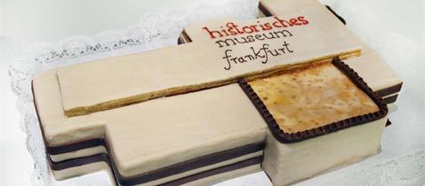Foto: Petra Welzel/ historisches museum frankfurt Torte: Konditorei Hollhorst